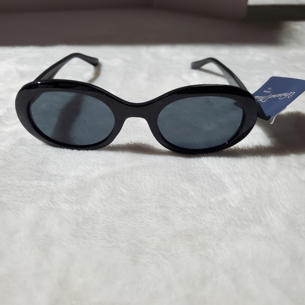 Universal Thread Black Oval Sunglasses